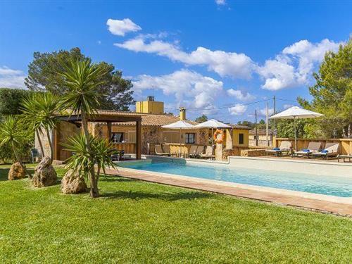 Holiday home - 1 person -  - 07210 - Algaida