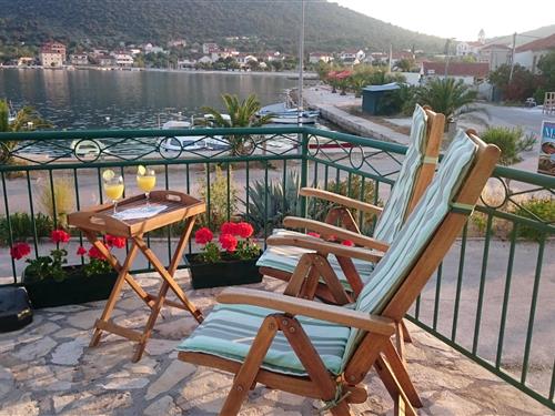 Holiday Home/Apartment - 5 persons -  - Vinišce - 21226 - Vinišce