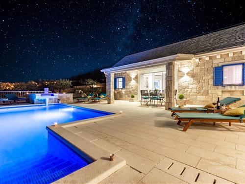 Villa - 6 persons -  - 21420 - Bol