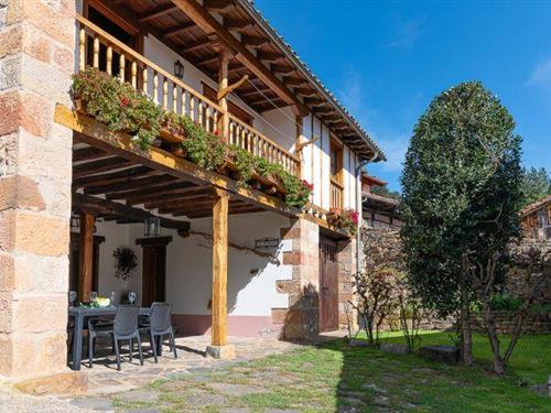Sommerhus - 6 personer -  - 39573 - Cabezón De Liébana