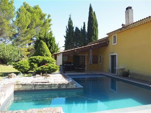 Holiday home - 6 persons -  - Mallemort - 13370