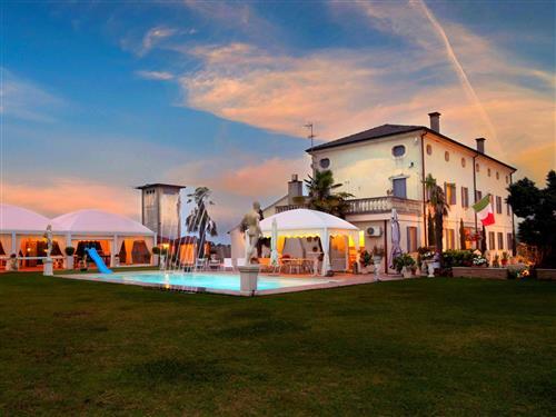 Feriehus - 10 personer -  - Castelbaldo - 35040