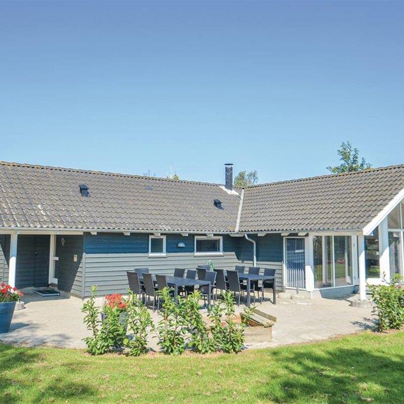 Sommerhus - 12 personer -  - Kaninstien - Marielyst - 4873 - Væggerløse