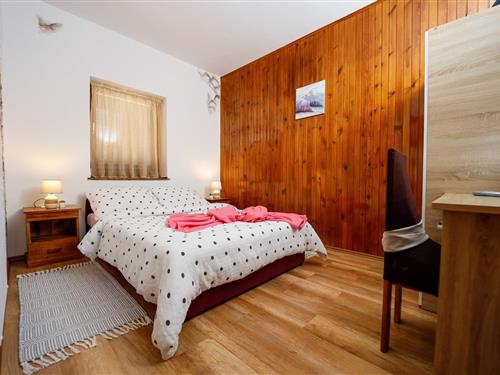 Holiday home - 4 persons -  - Jastrebarsko - 10450 - Jastrebarsko