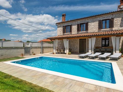 Holiday home - 6 persons -  - Muntic - Pula-Muntic - 52100 - Pula