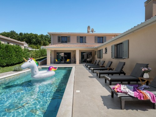 Holiday home - 8 persons -  - 52220 - Drenje