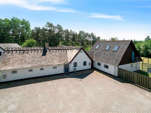 Bondehus - 22 personer -  - Svinget - 4560 - Vig