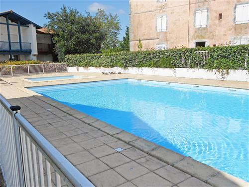 Holiday Home/Apartment - 6 persons -  - Bassussary - 64200