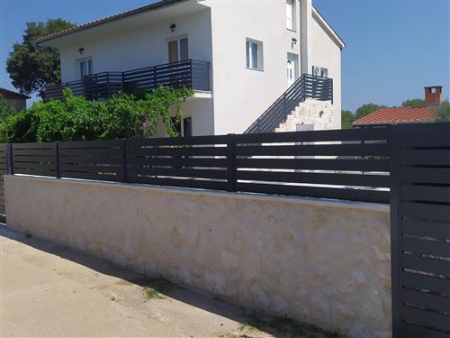 Holiday apartment - 5 persons -  - Pirovacka ulica 3, Drage - 23211 - Pakostane