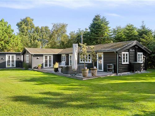 Sommerhus - 9 personer -  - Skovfyrvej - 4873 - Væggerløse