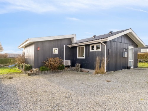 Holiday home - 5 persons -  - Toplærkevej - Følle Strand - 8410 - Rønde