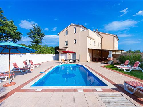 Holiday home - 16 persons -  - Barisini - Zminj-Cere - 52341 - Cere