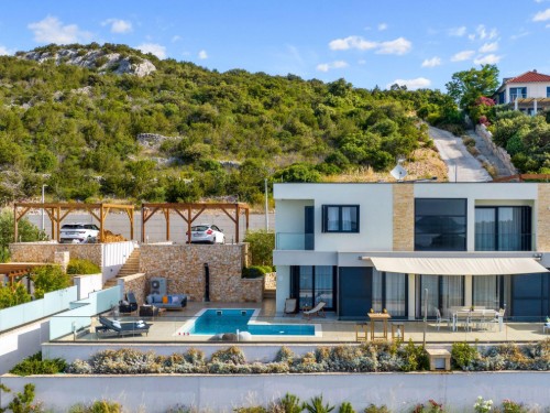 Holiday home - 6 persons -  - 21226 - Vinišce