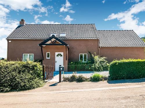 Sommerhus - 9 personer -  - 5670 - Treignes