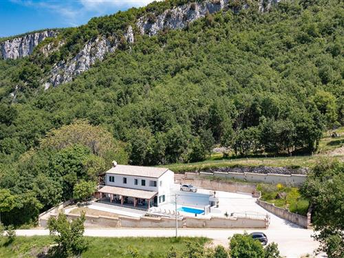 Ferienhaus - 8 Personen -  - Dolenja Vas - 52426 - - Lupoglav