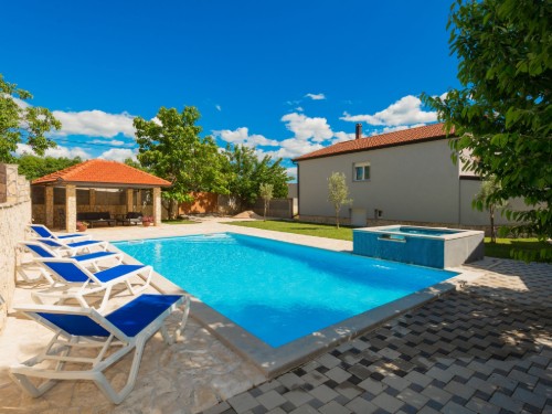 Vakantiehuis - 6 personen -  - 21260 - Imotski