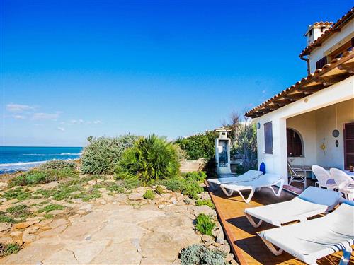 Holiday apartment - 5 persons -  - Carrer Pla del Mar, - 07579 - Colonia De Sant Pere