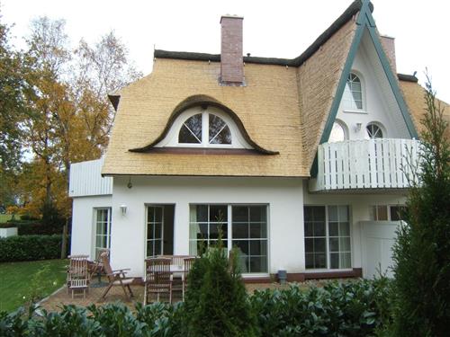 Holiday Home/Apartment - 4 persons -  - Seestraße - 18374 - Zingst