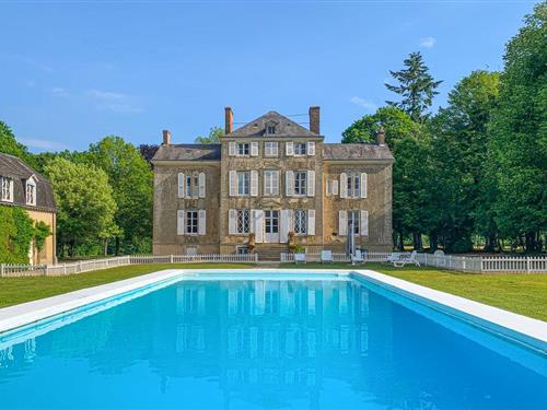 Holiday home - 17 persons -  - St Michel de Chavaignes - St Michel De Chavaignes - 72440 - St Michel D.Chavaignes