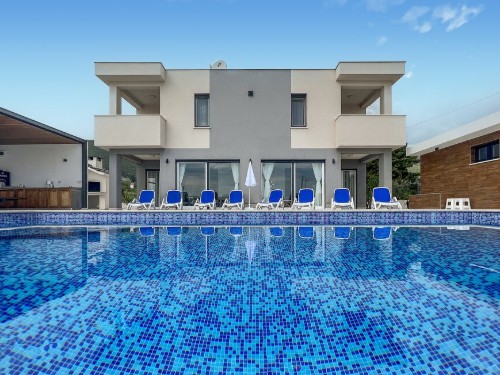 Feriehus - 12 personer -  - Kijevski put - Trogir-Kastel Novi - 21217 - Kastel Novi