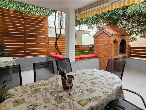 Holiday home - 8 persons -  - Kralja Tomislava - Kralja Tomislava - 53291 - Novalja