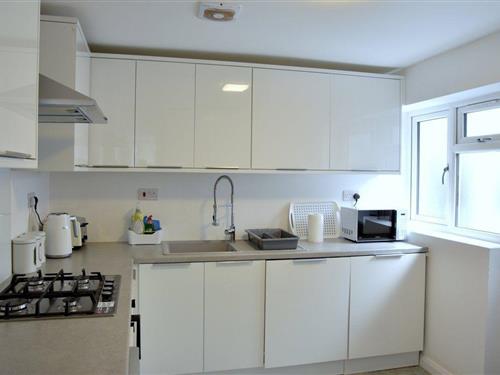 Holiday Home/Apartment - 5 persons -  - Lindrick Drive - LE55UH - Leicester