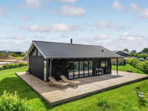 Holiday home - 6 persons -  - Ravnholt - Havnsø - 4591 - Føllenslev