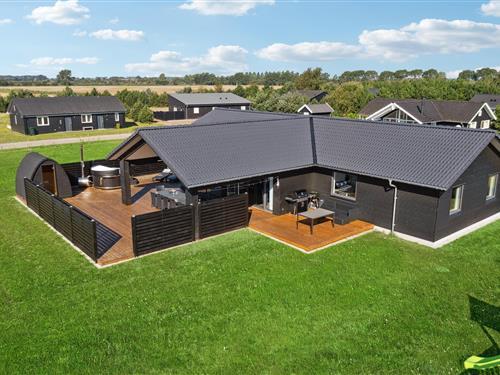 Sommerhus - 14 personer -  - Hansavej - Marielyst - 4873 - Væggerløse