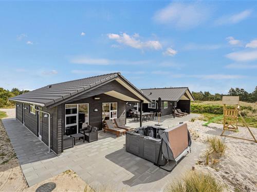 Holiday Home/Apartment - 10 persons -  - Solhaven - 6857 - Blåvand