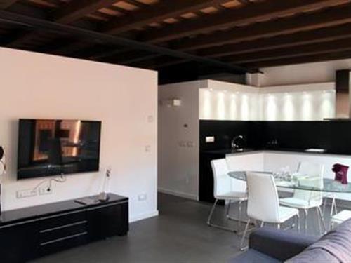 Holiday Home/Apartment - 4 persons -  - Avenida Girona - 17800 - Olot