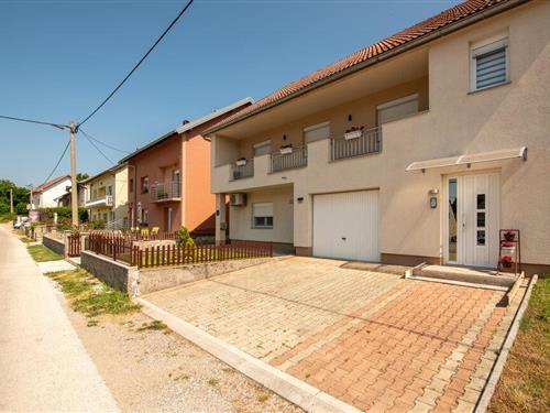 Holiday apartment - 3 persons -  - Ante Starcevica - Lika - Gracac - 23440 - Gracac