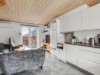 Image 6 - Kitchen