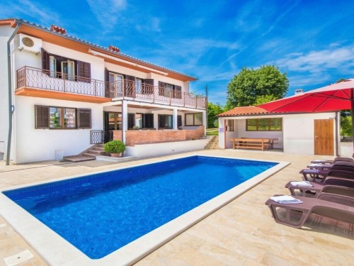 Holiday home - 7 persons -  - 52220 - Labin