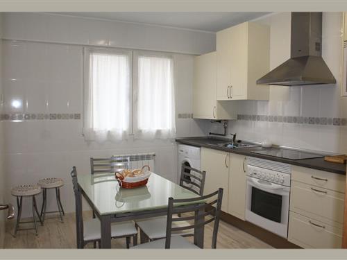 Holiday Home/Apartment - 7 persons -  - FUENTE DEL PRADO - 33009 - Oviedo