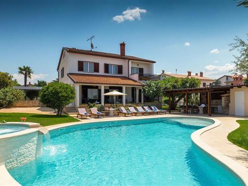 Holiday home - 10 persons -  - Dalmatinska - 52440 - Porec