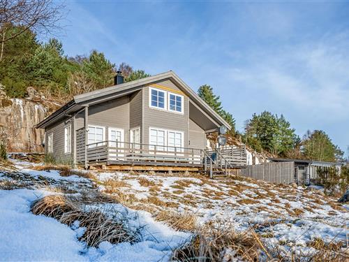 Holiday home - 6 persons -  - Sjolnesveien - 4550 - Farsund