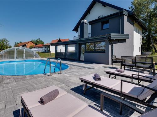 Sommerhus - 10 personer -  - Strmec Stubicki - Stubicke Toplice-Strmec Stubi. - 49240 - Stubicke Toplice