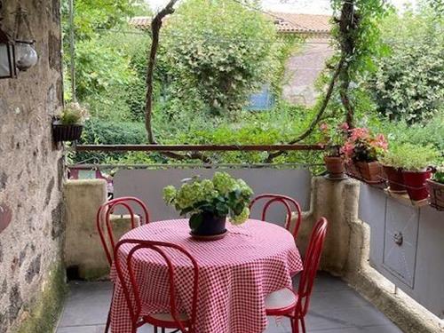 Holiday Home/Apartment - 4 persons -  - 6 place de la mairie - 34230 - Usclas-D'hérault