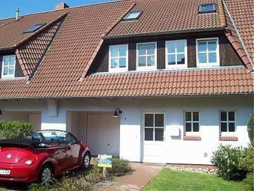 Holiday Home/Apartment - 7 persons -  - Kranichrast - 18374 - Seeheilbad Zingst