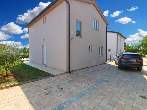 Holiday home - 6 persons -  - 52203 - Medulin
