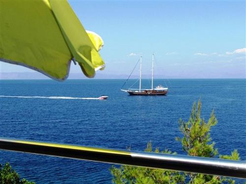 Holiday Home/Apartment - 4 persons -  - Gdinj - 21467 - Gdinj