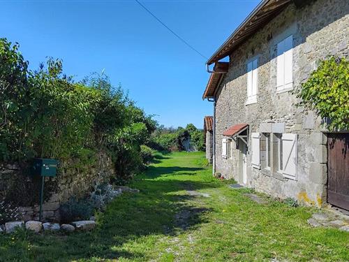 Sommerhus - 8 personer -  - Lieu Dit Chenour - 87400 - Royères