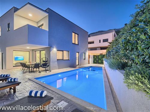 Holiday home - 7 persons -  - Podstrana - 2100