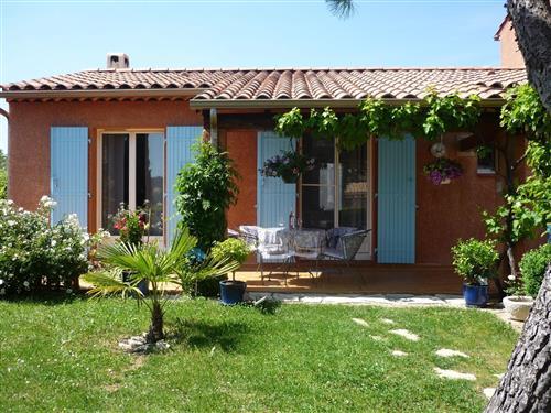 Holiday Home/Apartment - 4 persons -  - L'Orée du Golf - 04860 - Pierrevert