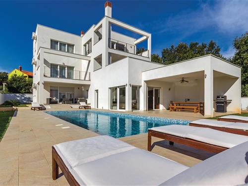 Holiday home - 10 persons -  - Pod Gruh - 52204 - Liznjan