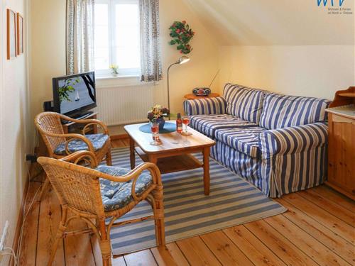 Holiday Home/Apartment - 2 persons -  - Strandpromenade - 18609 - Binz