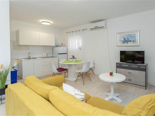 Holiday home - 12 persons -  - 23452 - Karin Gornji