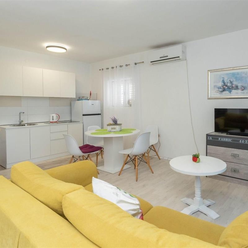 Sommerhus - 12 personer -  - 23452 - Karin Gornji