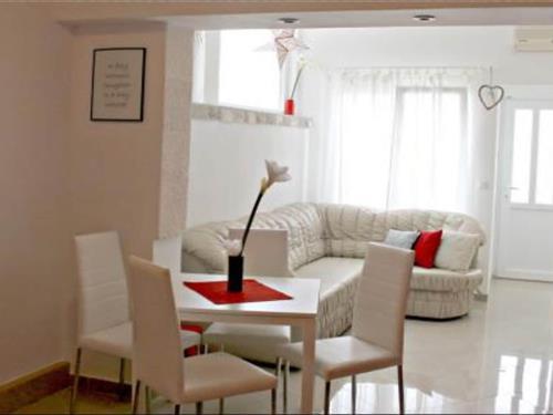 Holiday apartment - 3 persons -  - 21327 - Podgora