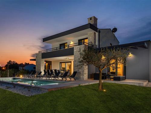 Sommerhus - 8 personer -  - Perini - Sv. Lovrec Pazenaticki - 52440 - Sv. Lovrec Pazenatick